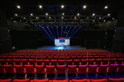 杭州懷德藝術(shù)中心啟幕，經(jīng)典話劇《驢得水》助陣，拓展演出及經(jīng)紀業(yè)務(wù)